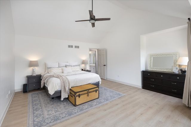 318 N West Road, Lombard, IL 60148