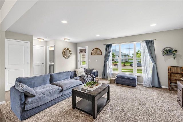876 Remington Way, Sun Prairie, WI 53590
