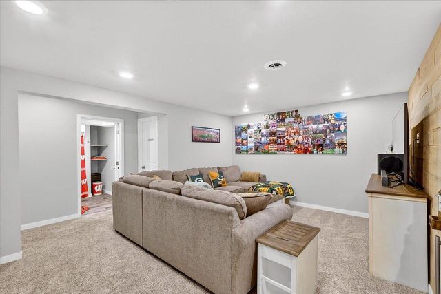 876 Remington Way, Sun Prairie, WI 53590