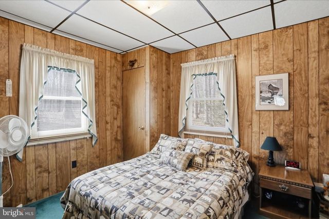 61 GROUSE CIR, Lost City, WV 26810