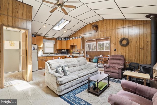 61 GROUSE CIR, Lost City, WV 26810