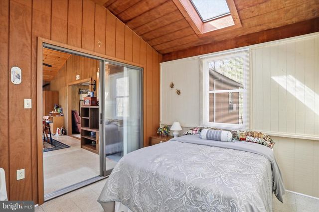 61 GROUSE CIR, Lost City, WV 26810