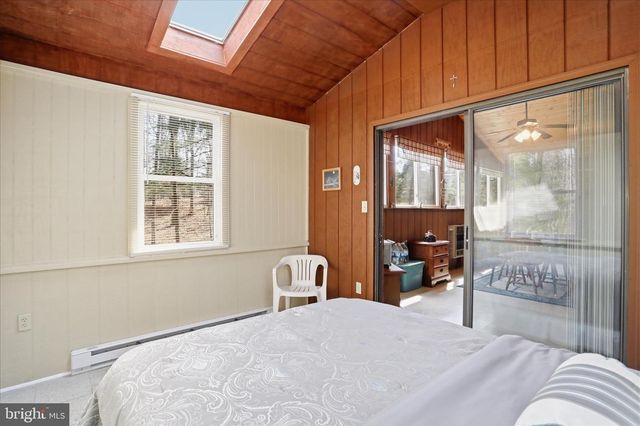 61 GROUSE CIR, Lost City, WV 26810