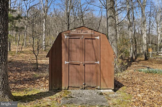 61 GROUSE CIR, Lost City, WV 26810