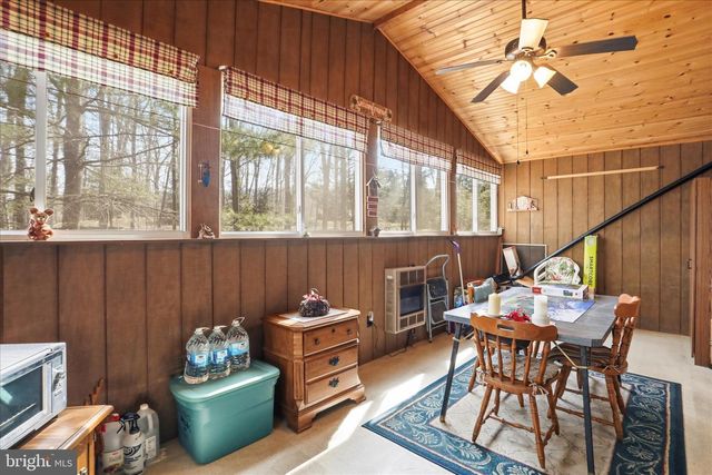 61 GROUSE CIR, Lost City, WV 26810