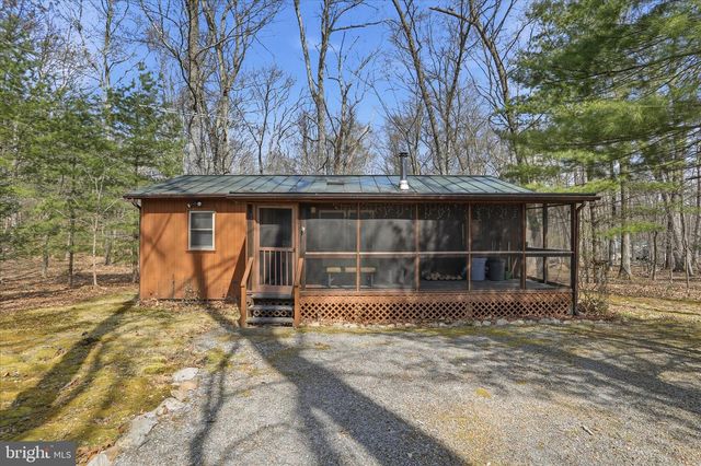 61 GROUSE CIR, Lost City, WV 26810