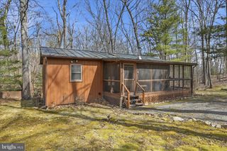 61 GROUSE CIR, Lost City, WV 26810