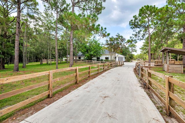 14024 Wind Flower Drive, Palm Beach Gardens, FL 33418