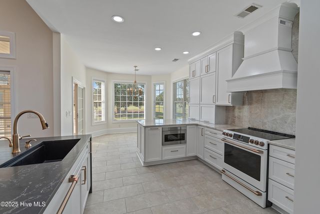 191 S Middleton Drive NW, Calabash, NC 28467