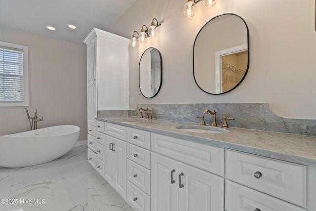 191 S Middleton Drive NW, Calabash, NC 28467