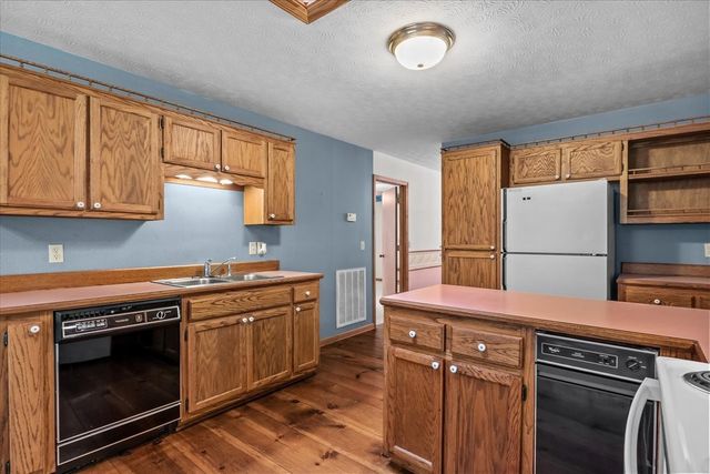 414 Valleywood Dr, Dickson, TN 37055