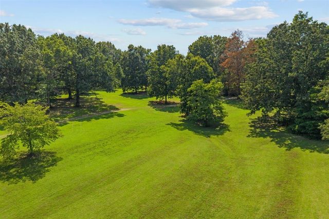 414 Valleywood Dr, Dickson, TN 37055