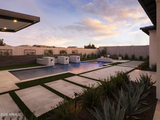 35421 N ZINC Drive, San Tan Valley, AZ 85144