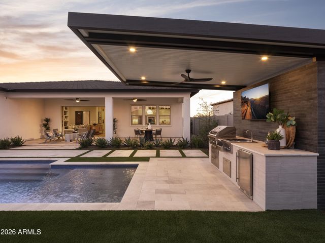 35421 N ZINC Drive, San Tan Valley, AZ 85144