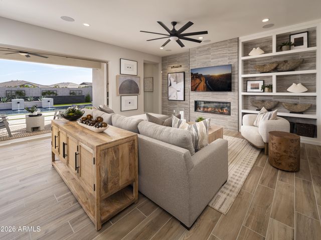 35421 N ZINC Drive, San Tan Valley, AZ 85144