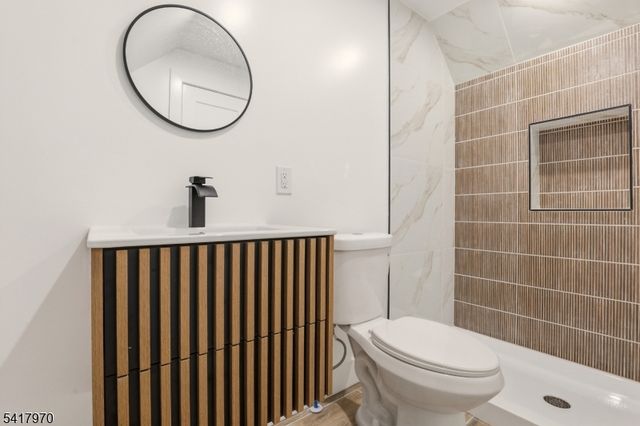 89 Semel Ave, Garfield City, NJ 07026