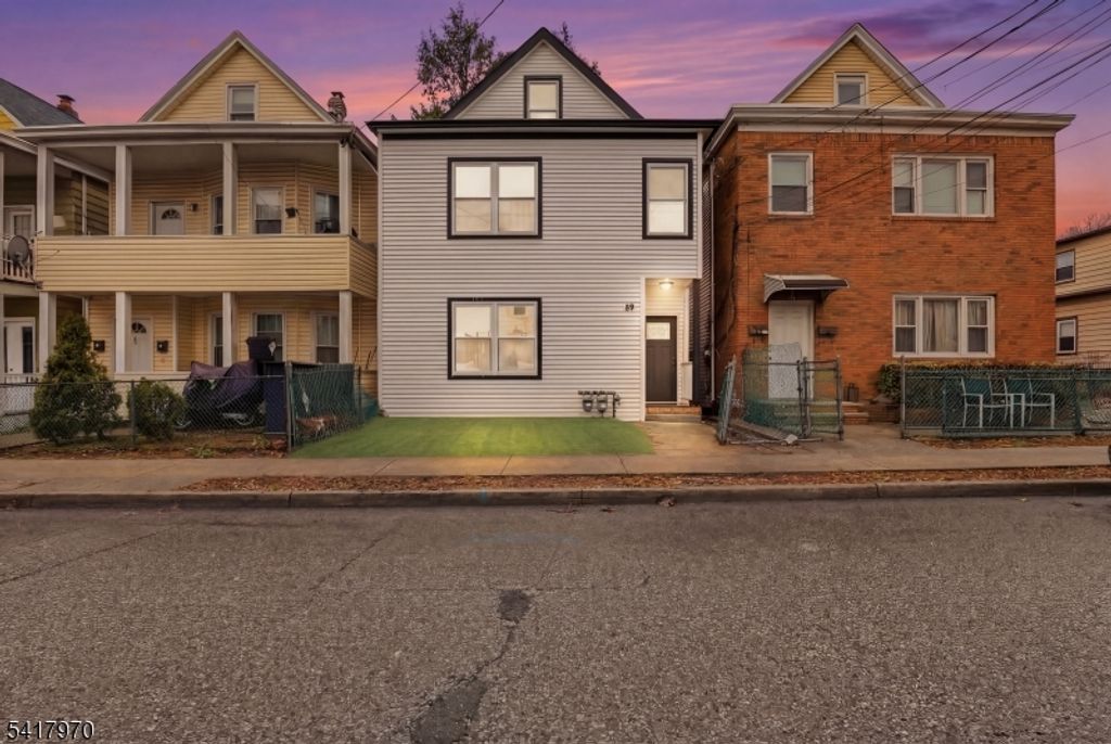 89 Semel Ave, Garfield City, NJ 07026