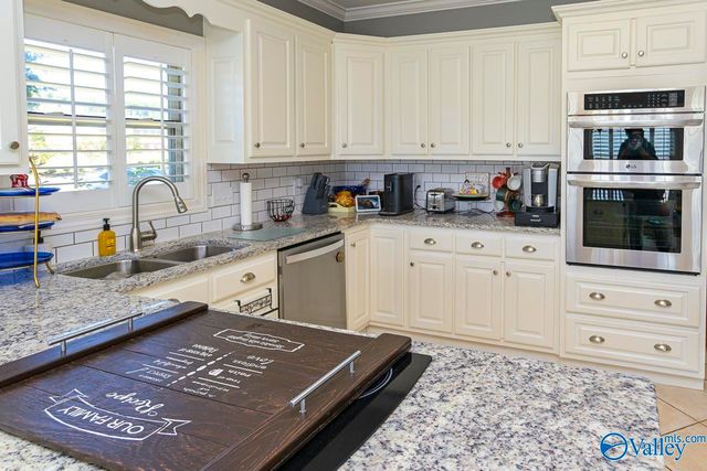 4901 Saddle Ridge Drive, Owens Cross Roads, AL 35763