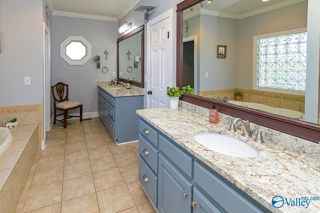4901 Saddle Ridge Drive, Owens Cross Roads, AL 35763