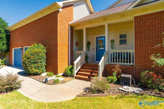 4901 Saddle Ridge Drive, Owens Cross Roads, AL 35763