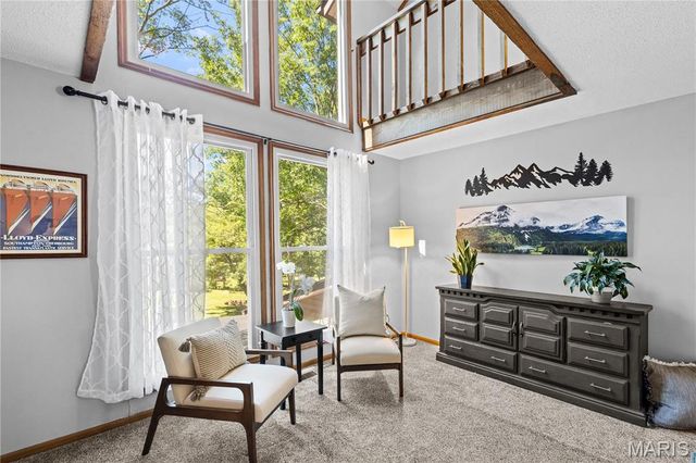 11 Hickory Hollow Lane, Fenton, MO 63026