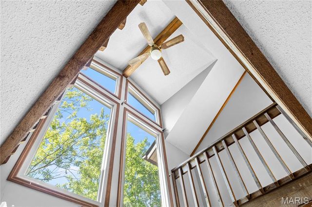 11 Hickory Hollow Lane, Fenton, MO 63026