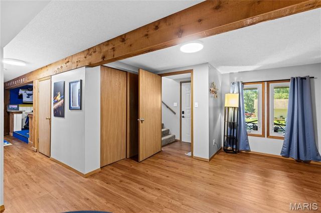 11 Hickory Hollow Lane, Fenton, MO 63026