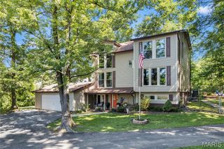 11 Hickory Hollow Lane, Fenton, MO 63026