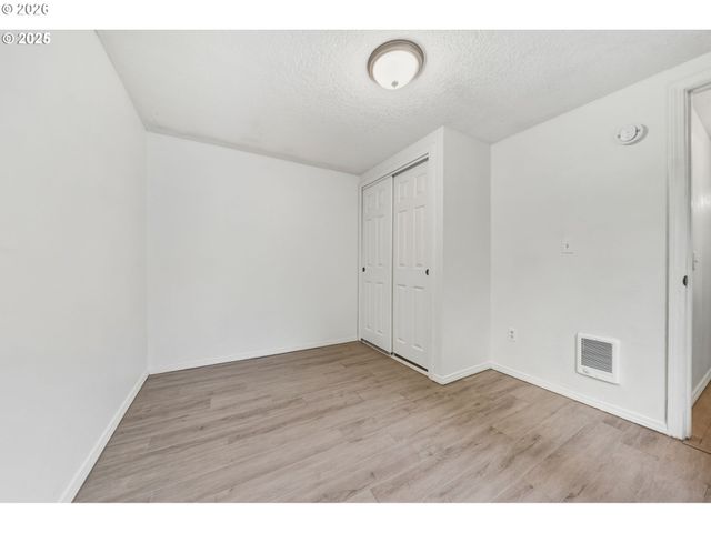 2210 E 25TH St, Vancouver, WA 98661