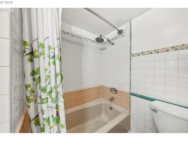 2210 E 25TH St, Vancouver, WA 98661