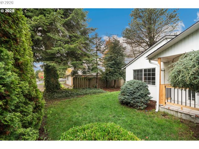 2210 E 25TH St, Vancouver, WA 98661