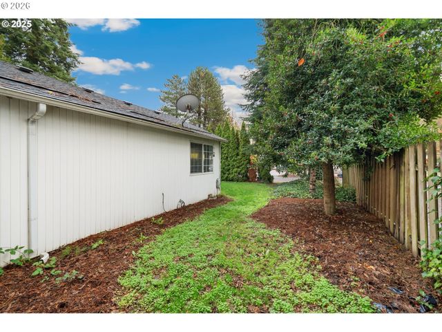 2210 E 25TH St, Vancouver, WA 98661