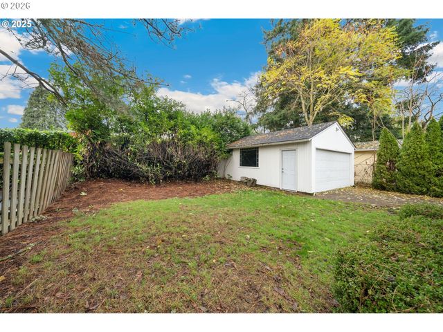 2210 E 25TH St, Vancouver, WA 98661