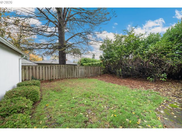 2210 E 25TH St, Vancouver, WA 98661