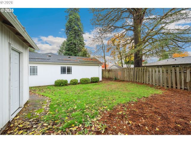 2210 E 25TH St, Vancouver, WA 98661