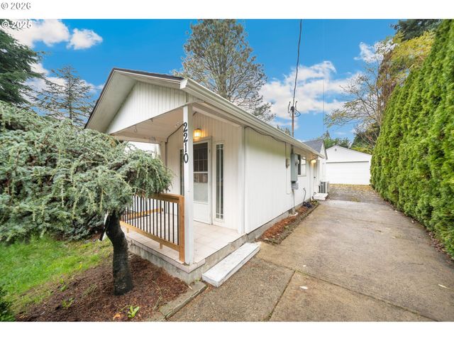 2210 E 25TH St, Vancouver, WA 98661