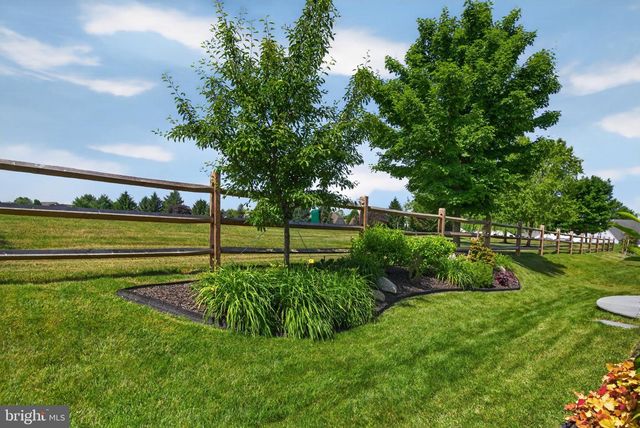 1862 EMERALD WAY, Mount Joy, PA 17552