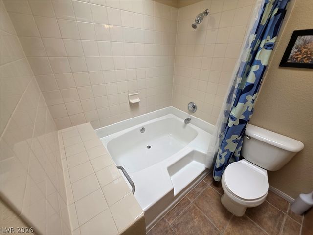 9325 West Desert Inn Road 226, Las Vegas, NV 89117