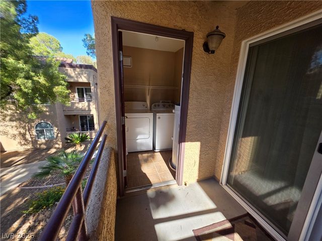 9325 West Desert Inn Road 226, Las Vegas, NV 89117