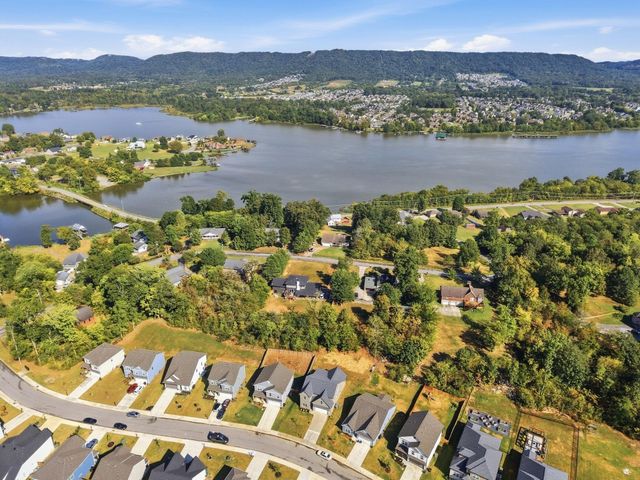 8388 Snowdrop Way, Ooltewah, TN 37363