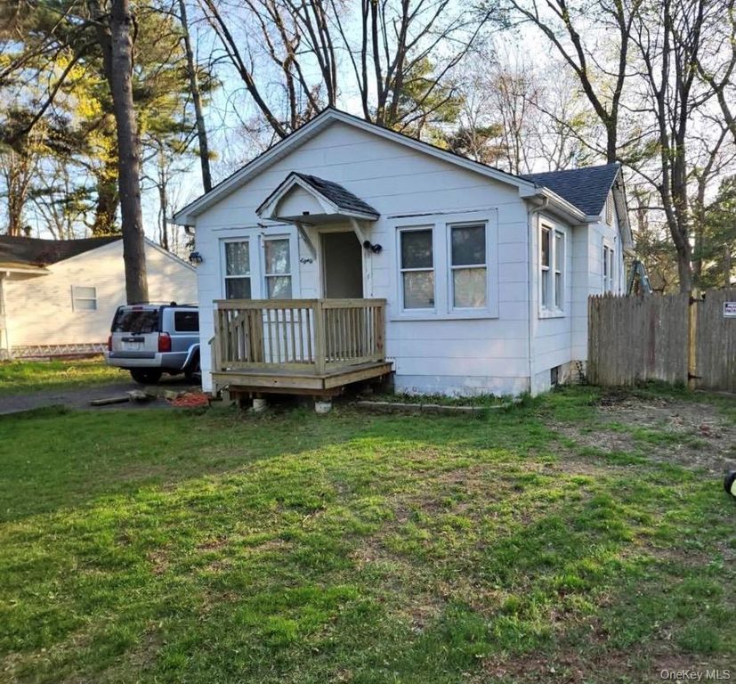 80 Magnolia Drive, Mastic Beach, NY 11951