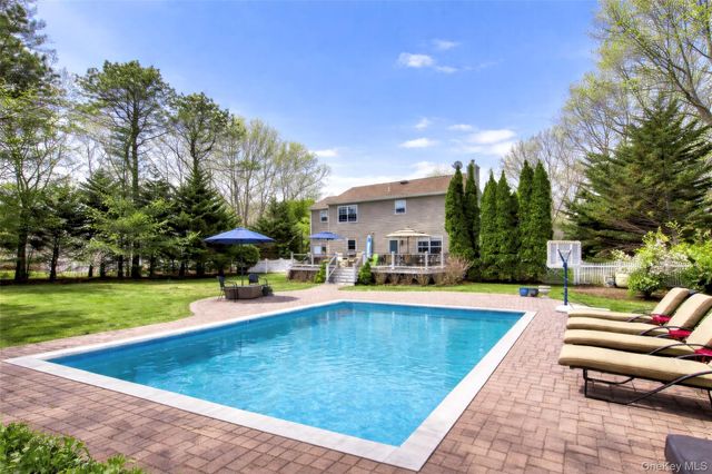 9 Deborah Drive, Quiogue, NY 11978