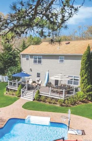 9 Deborah Drive, Quiogue, NY 11978