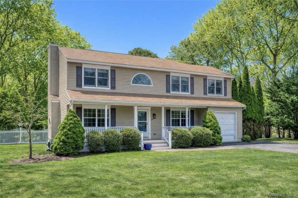 9 Deborah Drive, Quiogue, NY 11978