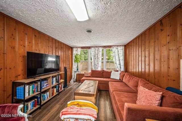 5810 CHERRY LAUREL Drive, Jacksonville, FL 32210