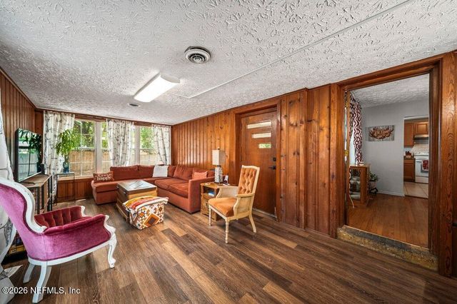 5810 CHERRY LAUREL Drive, Jacksonville, FL 32210