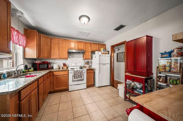 5810 CHERRY LAUREL Drive, Jacksonville, FL 32210