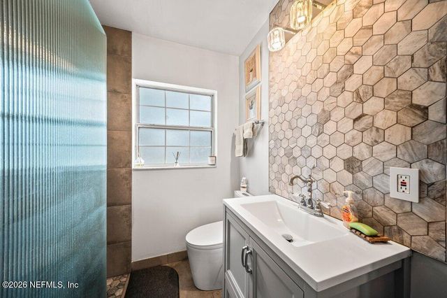 5810 CHERRY LAUREL Drive, Jacksonville, FL 32210