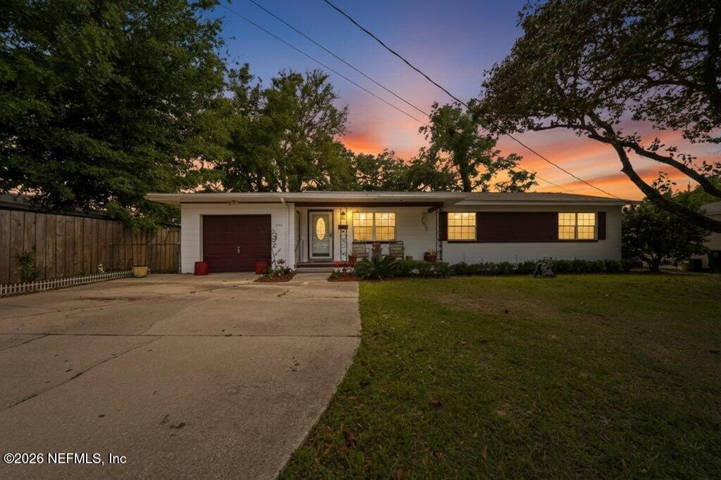 5810 CHERRY LAUREL Drive, Jacksonville, FL 32210