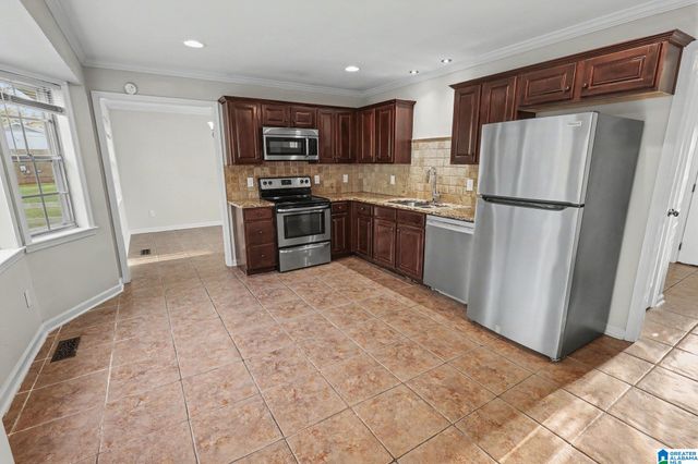 1913 9TH STREET NW, Birmingham, AL 35215